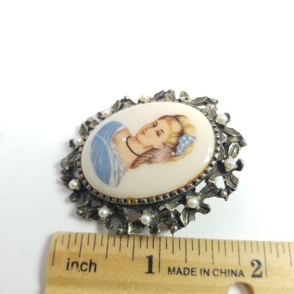 Vintage Pretty Lady In Blue Dress Oval Portrait Brooch, Silver Tone Frame, Retro - Picture 4 of 5
